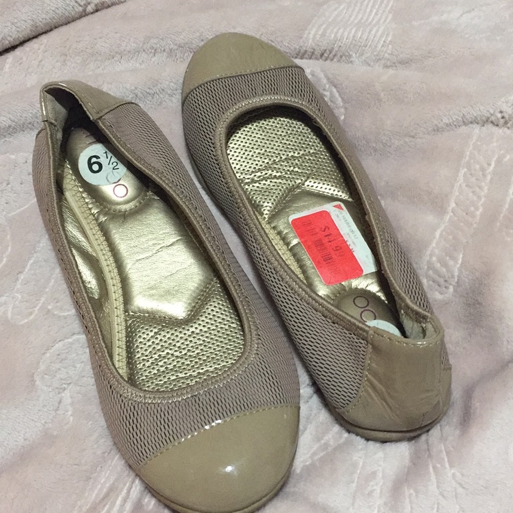 Cushioned flats